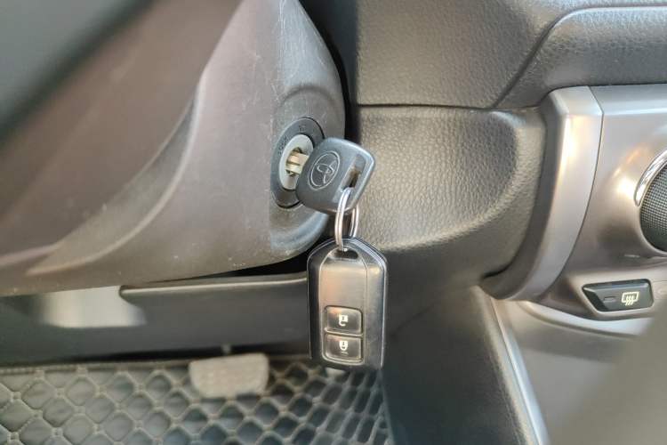 Used Toyota YARiS L Zhi Xian 2015 1.5E Automatic Charm Edition