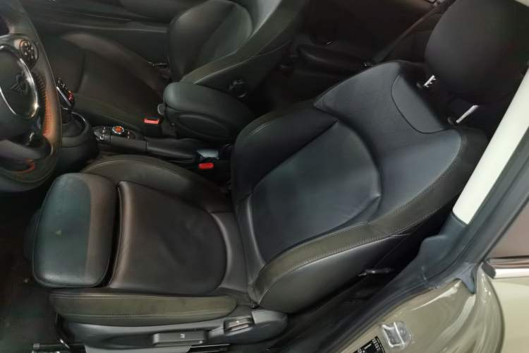 Used  MINI 2019 2.0T COOPER S Classic Edition