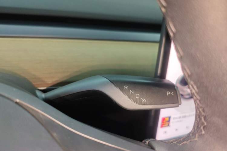 Used Tesla Model Y 2022 Long-Range All-Wheel-Drive Version
