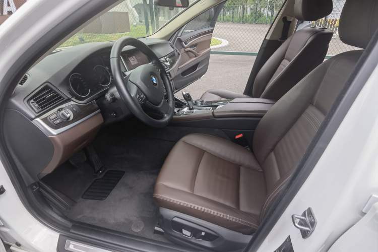 Used BMW 5 Series 2014 525Li Luxury Design Package

