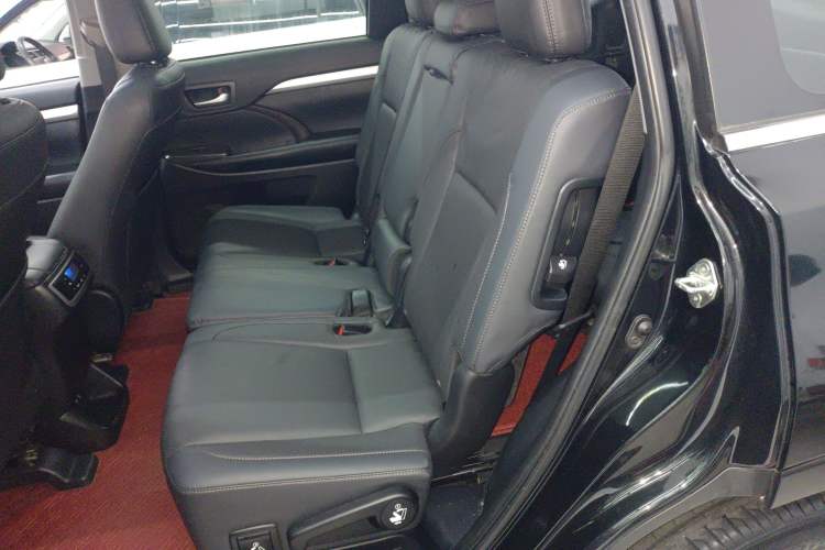 Used Toyota Highlander 2018 2.0T Four-Wheel Drive Prestige Version 7 Seats China VI Standard