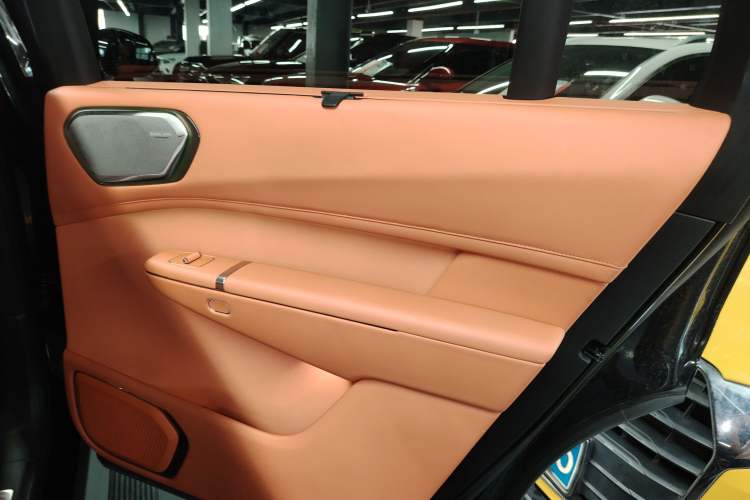 Used Lynk & Co 900 2025 1.5T Ultra
