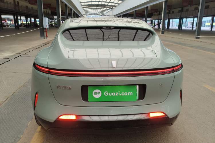 Used  11 2022 Long-Range Dual-Motor Version 5 Seats
