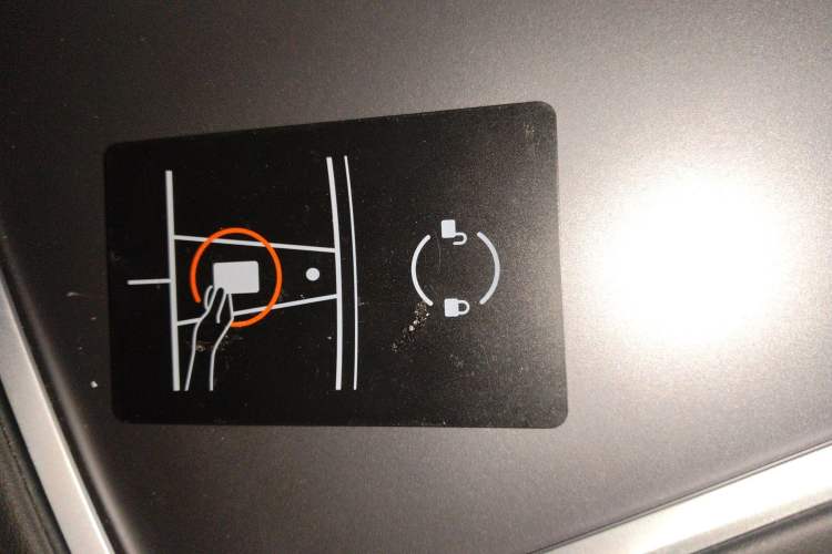 Used Tesla Model Y 2023 Rear-Wheel-Drive Version
