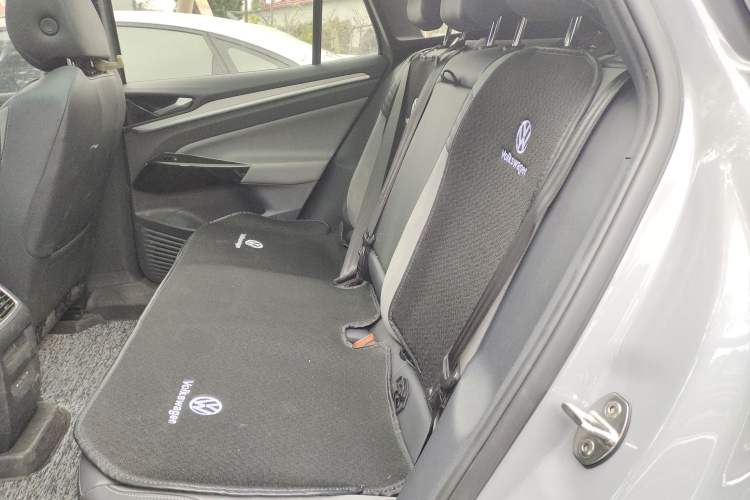 Used Volkswagen ID.4 CROZZ 2021 Long-Range Lite PRO Two-Wheel Drive Version
