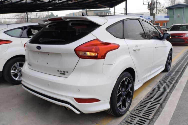 Used Ford Focus 2017 1.5T CTCC White and Black Limited Edition
