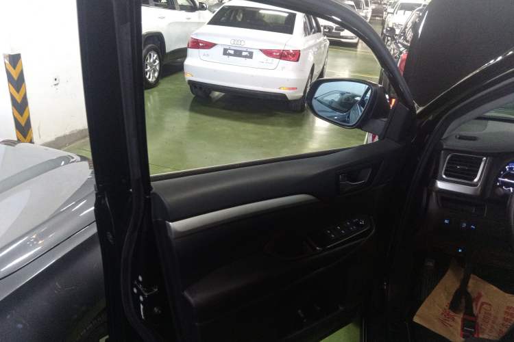 Used Toyota Highlander 2018 2.0T Two-Wheel Drive Luxury Edition 7 Seats China VI Standard
