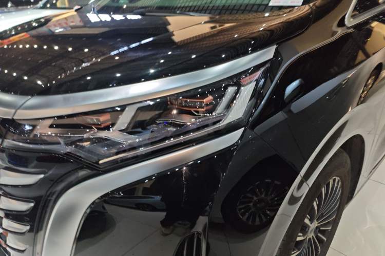 Used Denza D9 2022 DM-i 970 Four-Wheel Drive Flagship Model