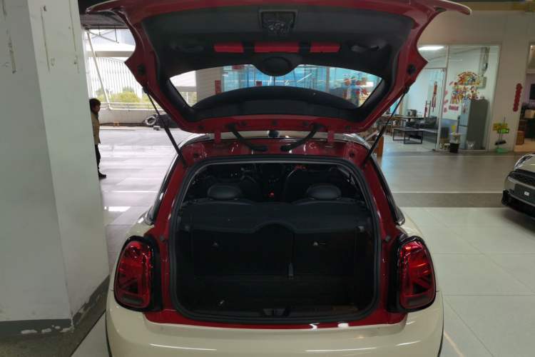 Used MINI MINI 2021 1.5T COOPER Classic Edition
