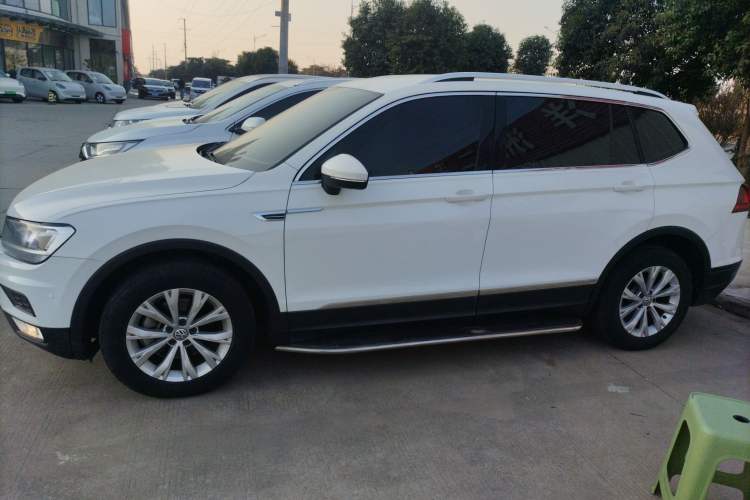 Used Volkswagen Tiguan L 2017 330TSI Automatic Two-Wheel Drive Luxury Edition
