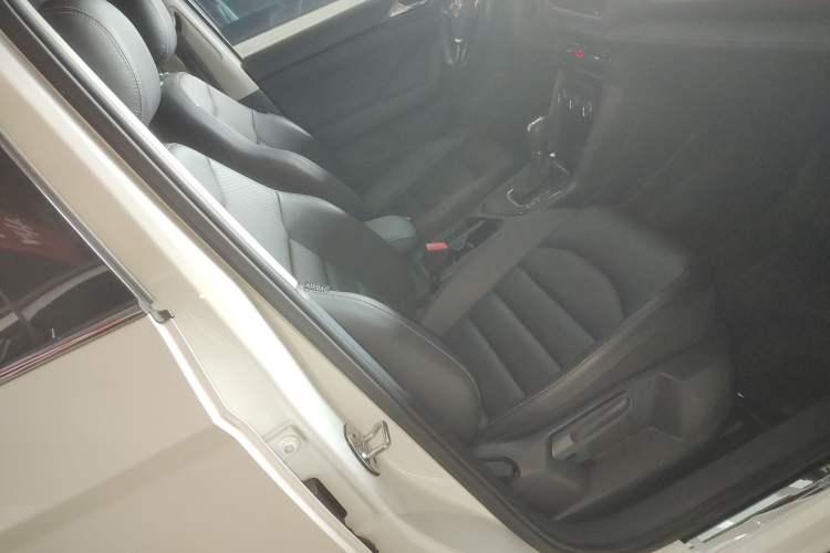 Used Volkswagen Tharu 2020 Facelift 330TSI Four-Wheel Drive Luxury PLUS Version China VI Standard