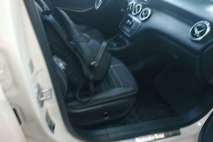 Used Mercedes-Benz A-Class 2015 A 200 Fashion Model