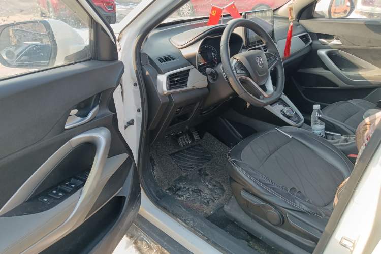 Used Baojun 510 2017 1.5L Automatic Fashion Model