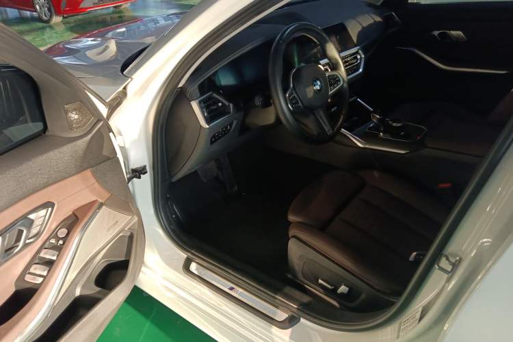 Used BMW 3 Series 2021 325i M Sport Night Edition package
