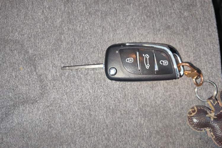 Used Chery QQ Ice Cream 2022 170km Sundae Phosphate Lithium-Ion