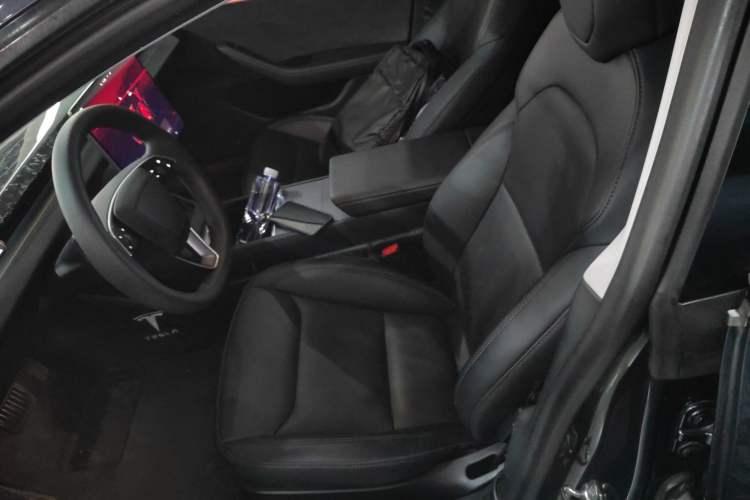 Used Tesla Model 3 2023 Long-Range All-Wheel-Drive Version
