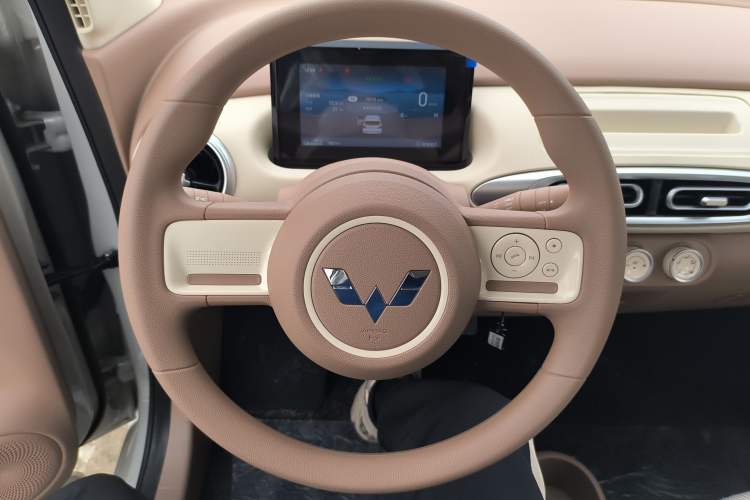 Used Wuling Hongguang MINIEV 2025 Four-Door Version Advanced Edition
