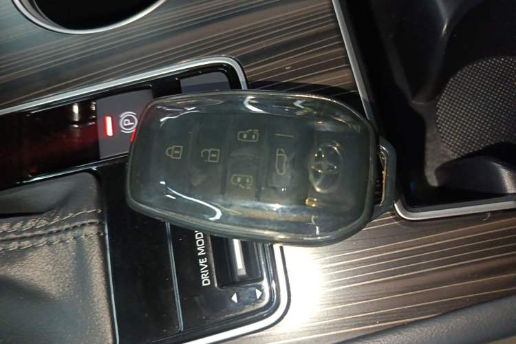 Used Toyota Sienna 2024 2.5L Hybrid Luxury Edition