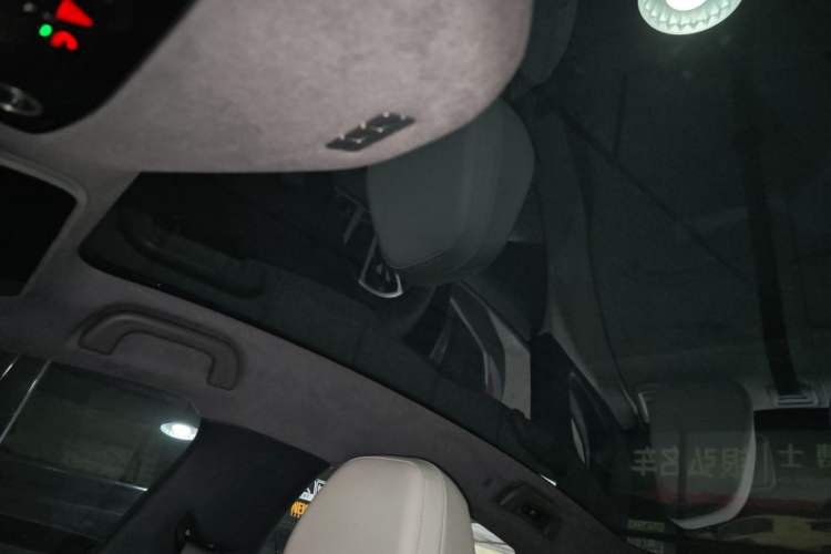 Used  E8 2024 550 km Range Rear-Drive MAX
