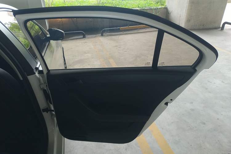 Used Volkswagen Santana 2018 1.5L Manual Fashion Edition
