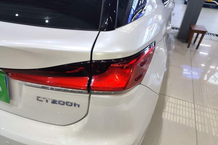 Used Lexus CT 2017 CT200h Comfort Edition Monochrome China VI
