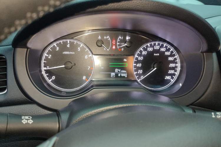 Used Nissan Tiida 2016 1.6L CVT Cool Dynamic Edition