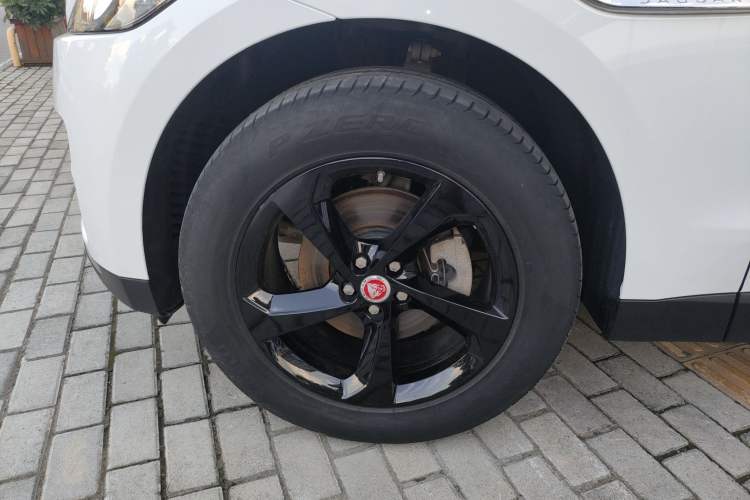 Used Jaguar F-PACE 2016 2.0T Two-Wheel Drive Urban Luxury Edition
