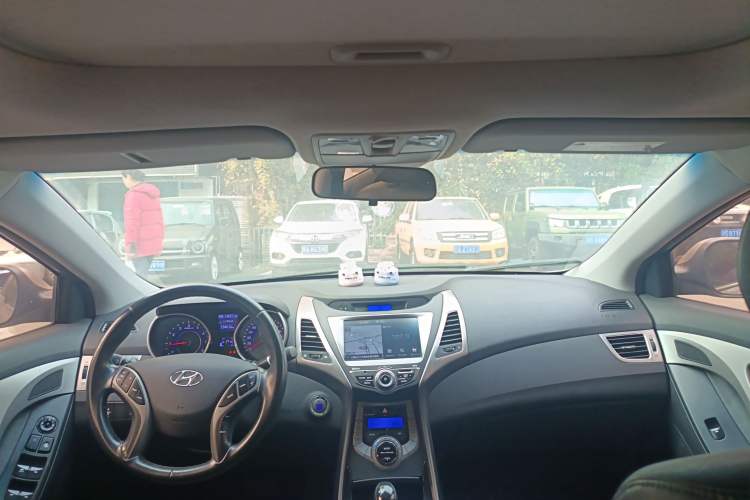 Used Hyundai Elantra 2013 1.6L Automatic Luxury Model
