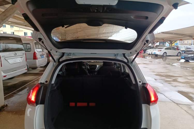 Used Peugeot 2008 2014 1.6L Manual Trend Edition