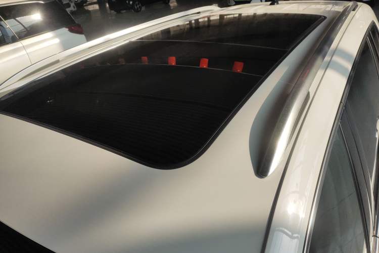 Used Volkswagen Tiguan L 2019 330TSI Automatic Two-Wheel Drive Smart Luxury Version China VI Standard