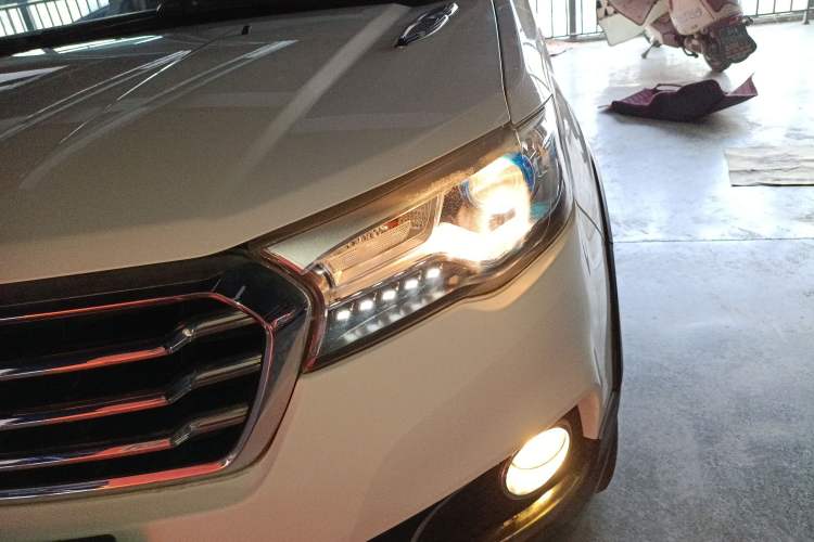 Used Haval H1 2015 1.5L AMT Luxury Model
