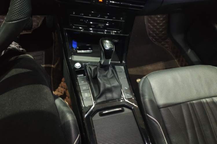 Used Volkswagen Passat 2022 330TSI Luxury Edition
