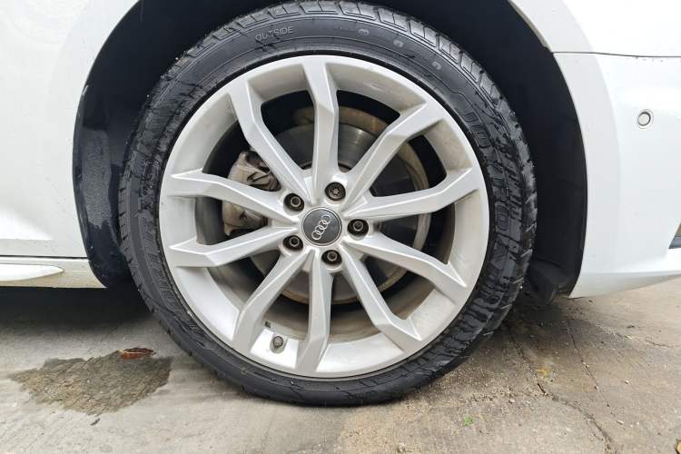 Used Audi A4L 2019 40 TFSI Fashion Edition China VI Emission Standard
