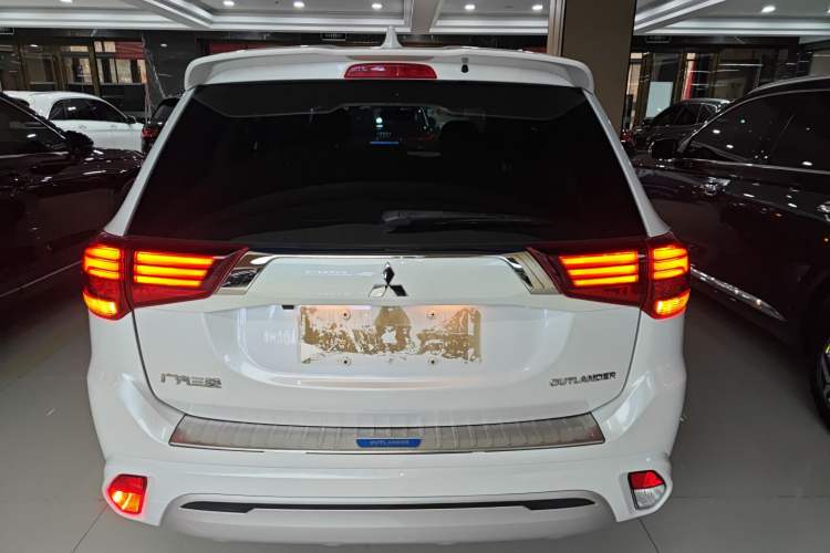 Used Mitsubishi Outlander 2021 2.0L Two-Wheel Drive Comfort Edition 5 Seats