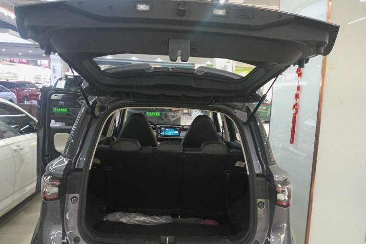 Used Cowin October 2025 Mate 410 km Surfing Edition
