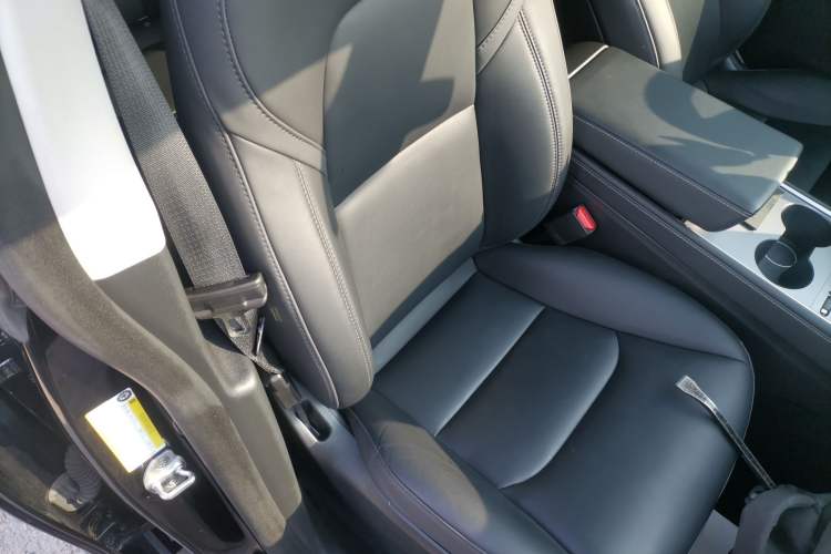 Used Tesla Model Y 2023 Long-Range All-Wheel-Drive Version