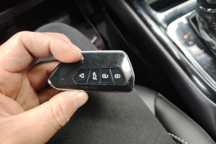 Used Roewe i5 2020 1.5L Automatic 4G Connect Luxury Flagship Edition
