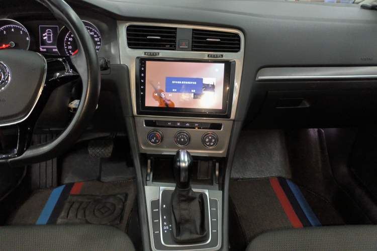 Used Volkswagen Golf 2016 230TSI Automatic Comfort Version
