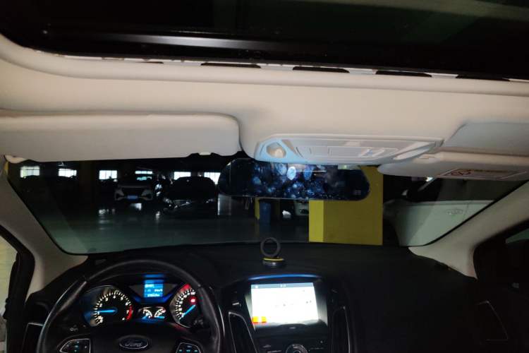 Used Ford Focus 2018 Sedan Classic 1.6L Automatic Trendy SmartDrive Edition
