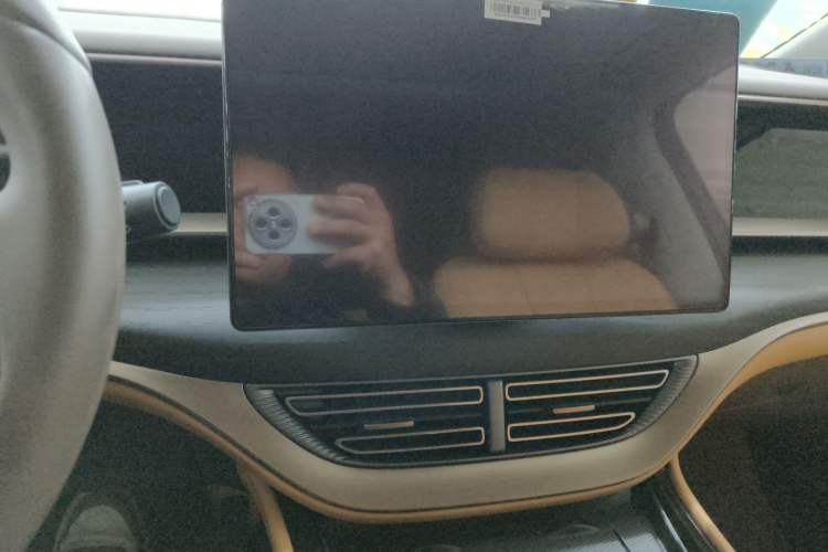 Used Denza D9 2022 DM-i 970 Four-Wheel Drive Flagship Model
