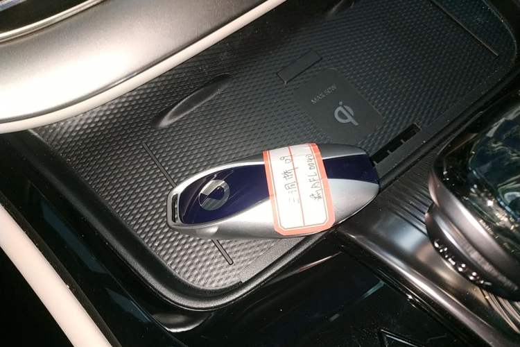 Used Denza D9 2025 DM-i Smart Drive 1020 Four-Wheel Drive Premium Model