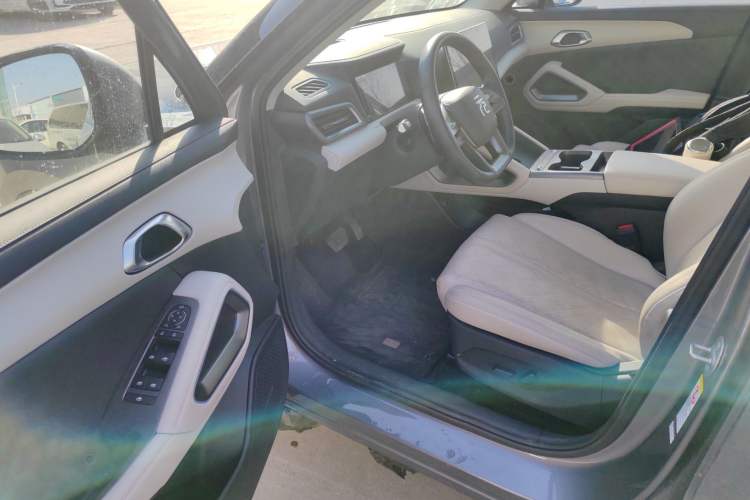 Used BYD Yuan UP 2025 Intelligent Driving Version 401 km Beyond-Range Edition