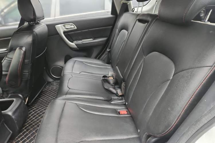 Used Haval H6 2015 Upgraded Model 1.5T Manual Two-Wheel Drive Elite Version
