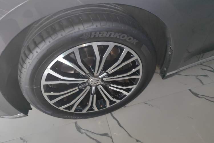 Used Volkswagen Phideon 2019 380TSI Two-Wheel Drive Business Edition China VI Standard
