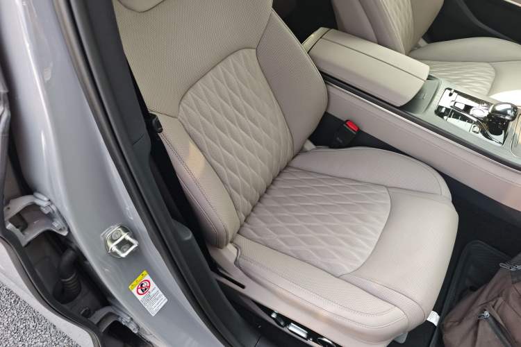 Used BYD Han 2025 EV with 701 km of Laser Radar-Enabled Intelligent Driving