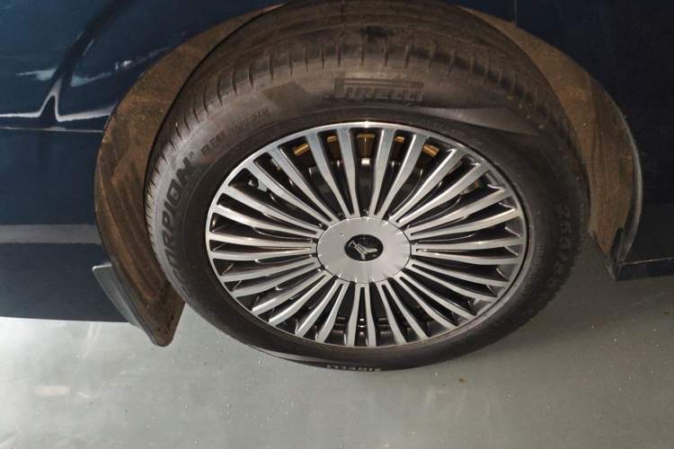 Used VOYAH Dream 2025 PHEV Four-Wheel-Drive Flagship Version – Qiankun Edition
