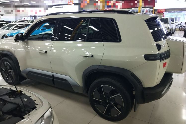 Used  Titanium 3 2025 501 km All-Wheel Drive Intelligent Driving Max Edition