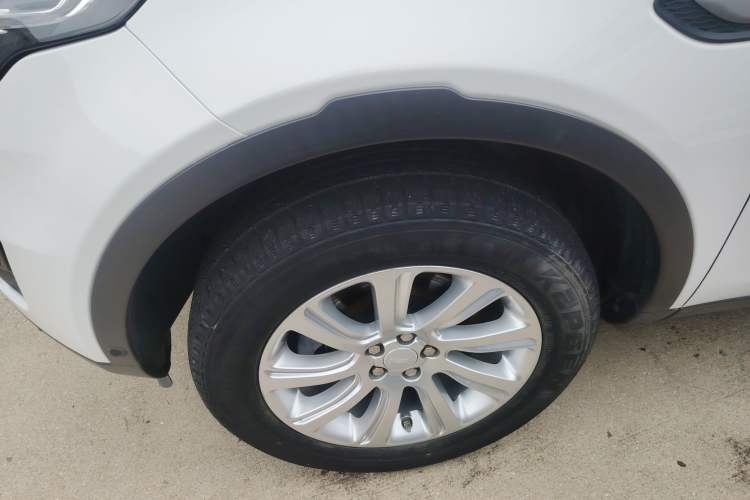 Used Land Rover Discovery Sport 2019 240 PS PURE Edition China VI Standard
