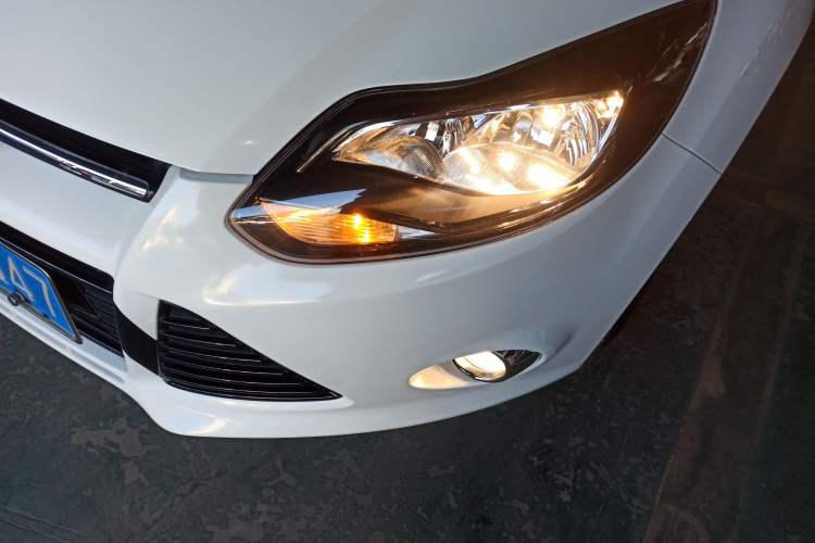 Used Ford Focus 2012 Hatchback 2.0L Automatic Luxury Sport Model
