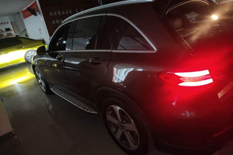 Used Mercedes-Benz GLC 2017 GLC 260 4MATIC Luxury Model